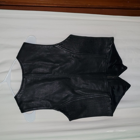 Vintage Black Leather Vest - Picture 10 of 13